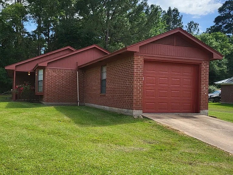 1301 Northpark St — Photo 2