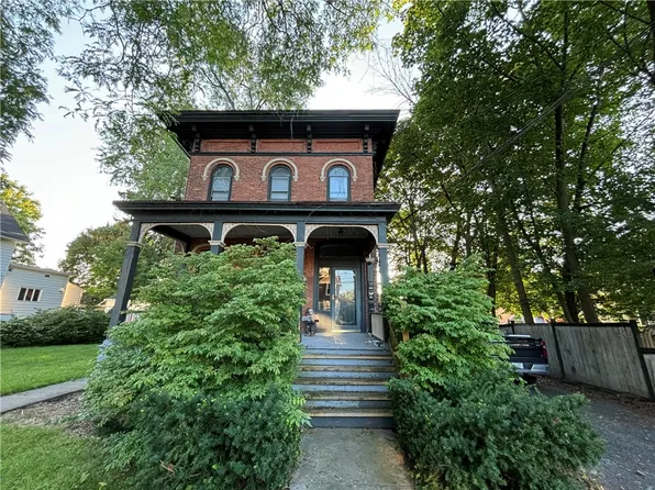 9 Perry St, Auburn, NY 13021