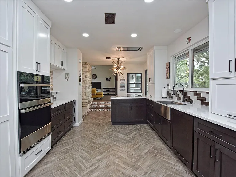 5101 Rain Creek Pkwy — Photo 8