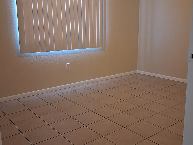 17562 Sequoia St #8 — Photo 8