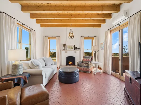 2 Descanso Rd, Santa Fe, NM 87508