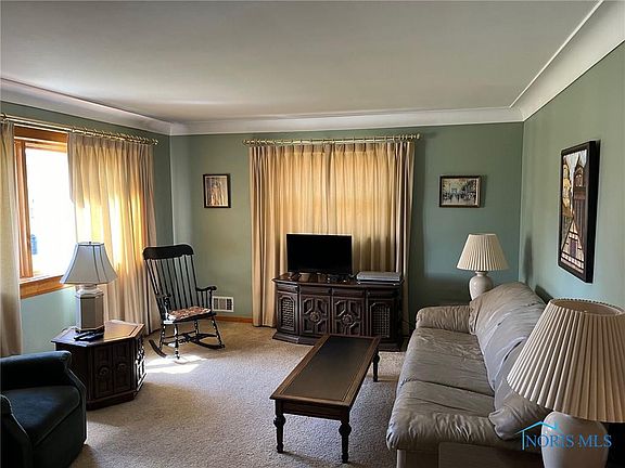3rd image of 3165 Penrose Ave
