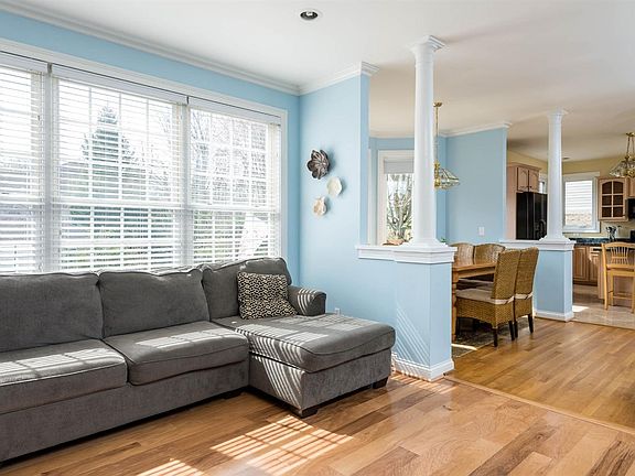 3rd image of 668 Winter Hill Ln