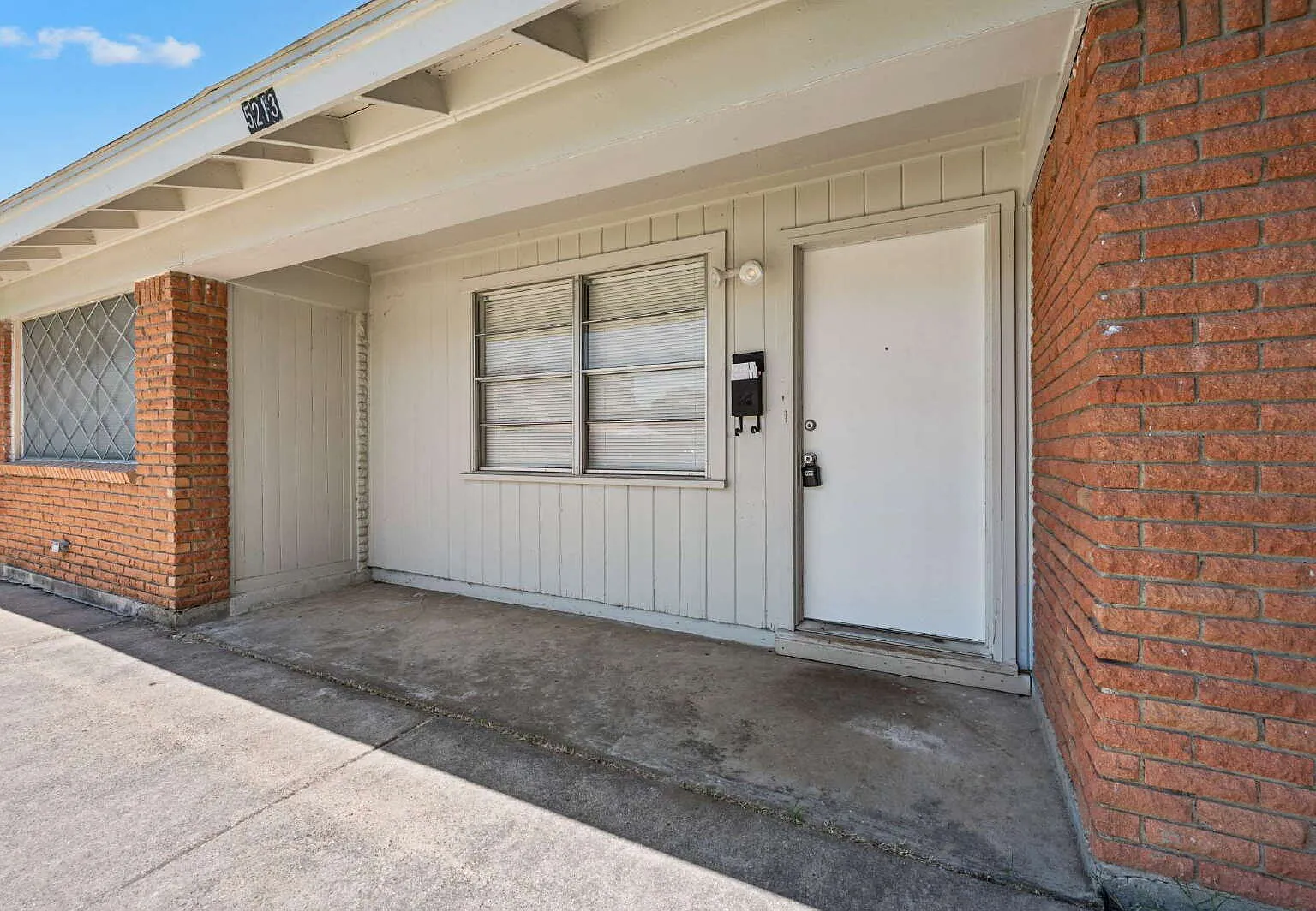 4 bed, 1.5 bath, 1615 sqft, $1,850 — Photo 4