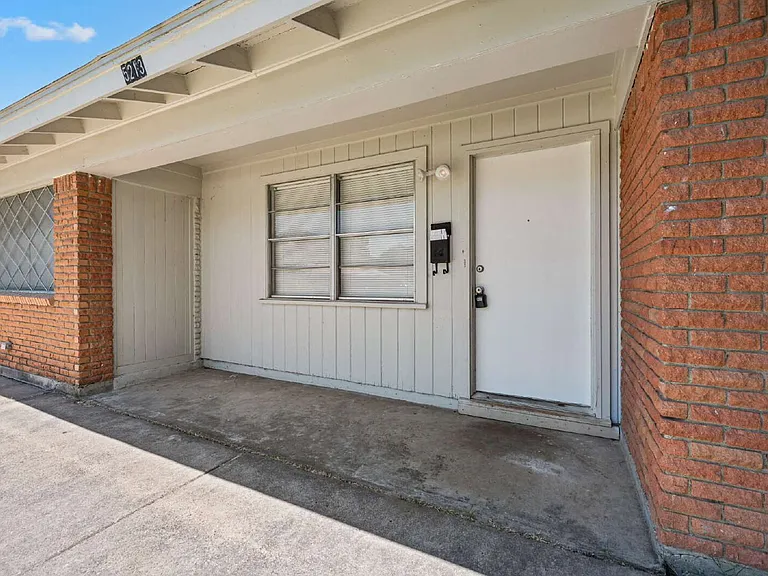 5213 Santa Rosa Dr — Photo 4
