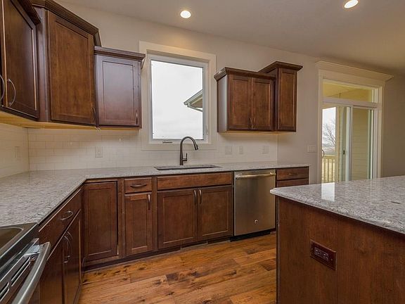 5th image of 595 SE Red Fern Dr