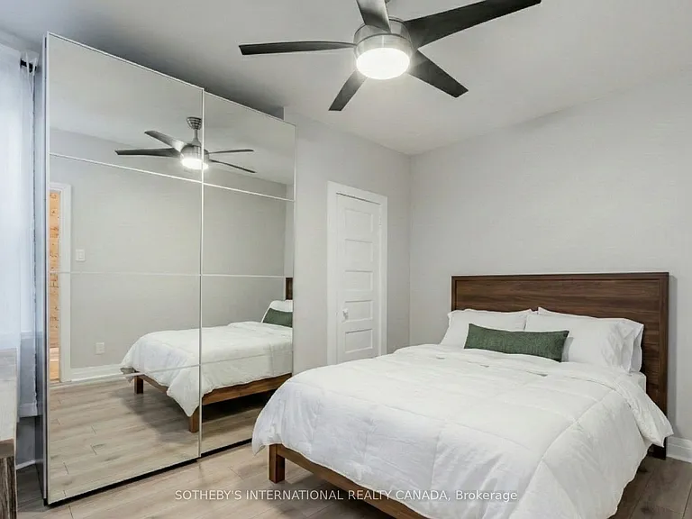 15 Indian Road Cres #UPPER — Photo 5