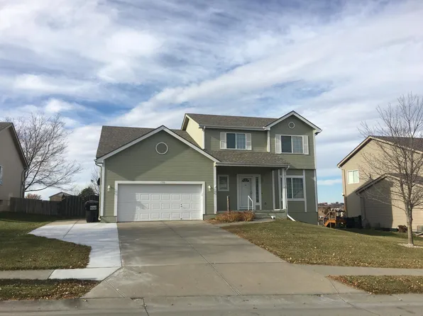 1708 Walnut Creek Dr, Papillion, NE 68046