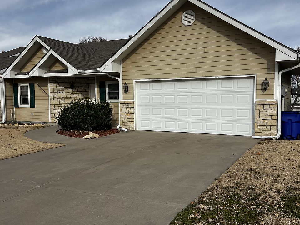 1st image of 846 Garfield Cir #1