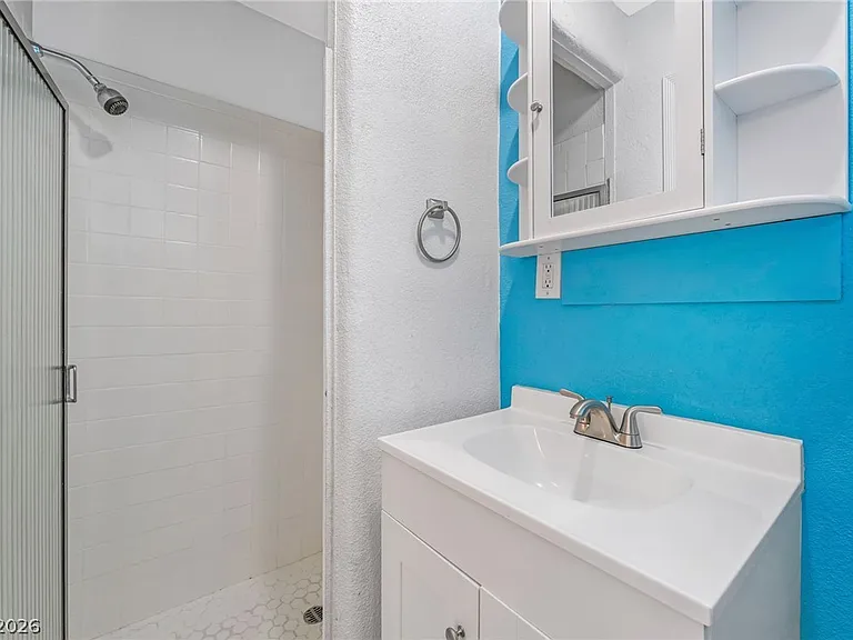 1021 Griffith Ave — Photo 13