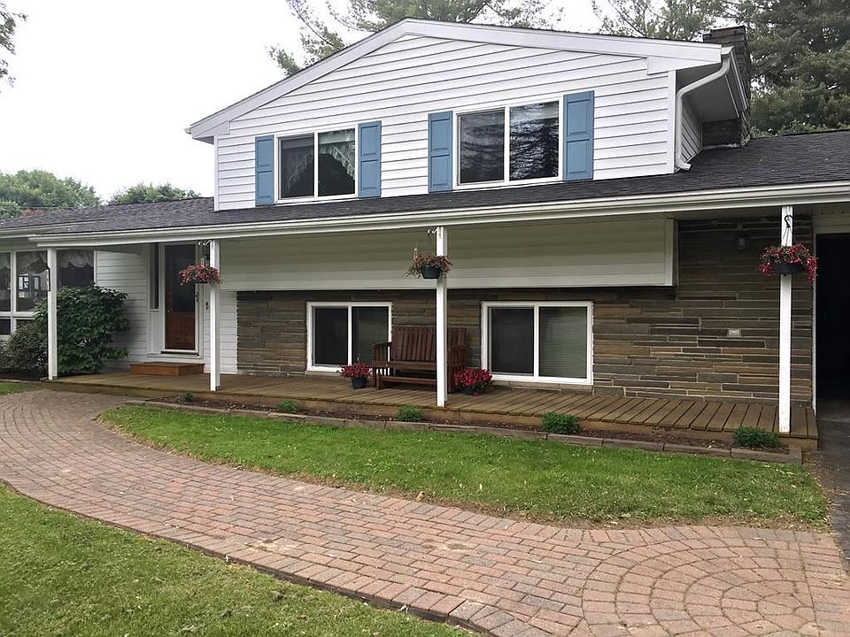 1st image of 1 Woodside Dr