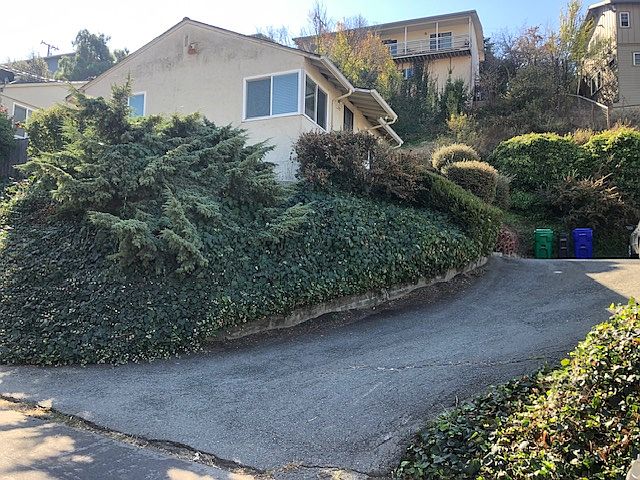 1st image of 1944 Howe Dr