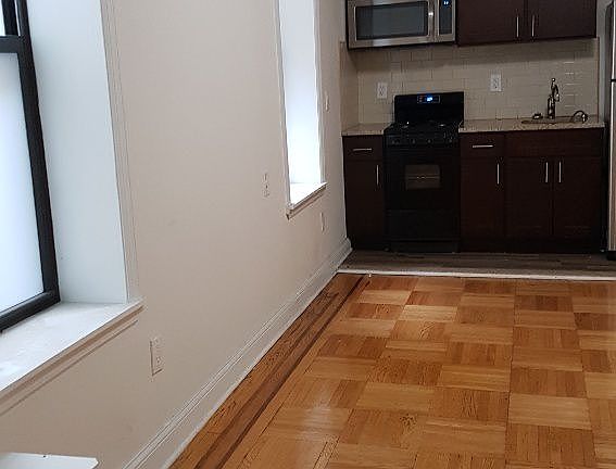4th image of 1 Chester Ct APT 4L