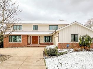 25102 Wimbledon Rd, Beachwood, OH 44122