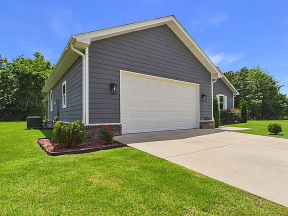 3rd image of 2005 Osage Ln