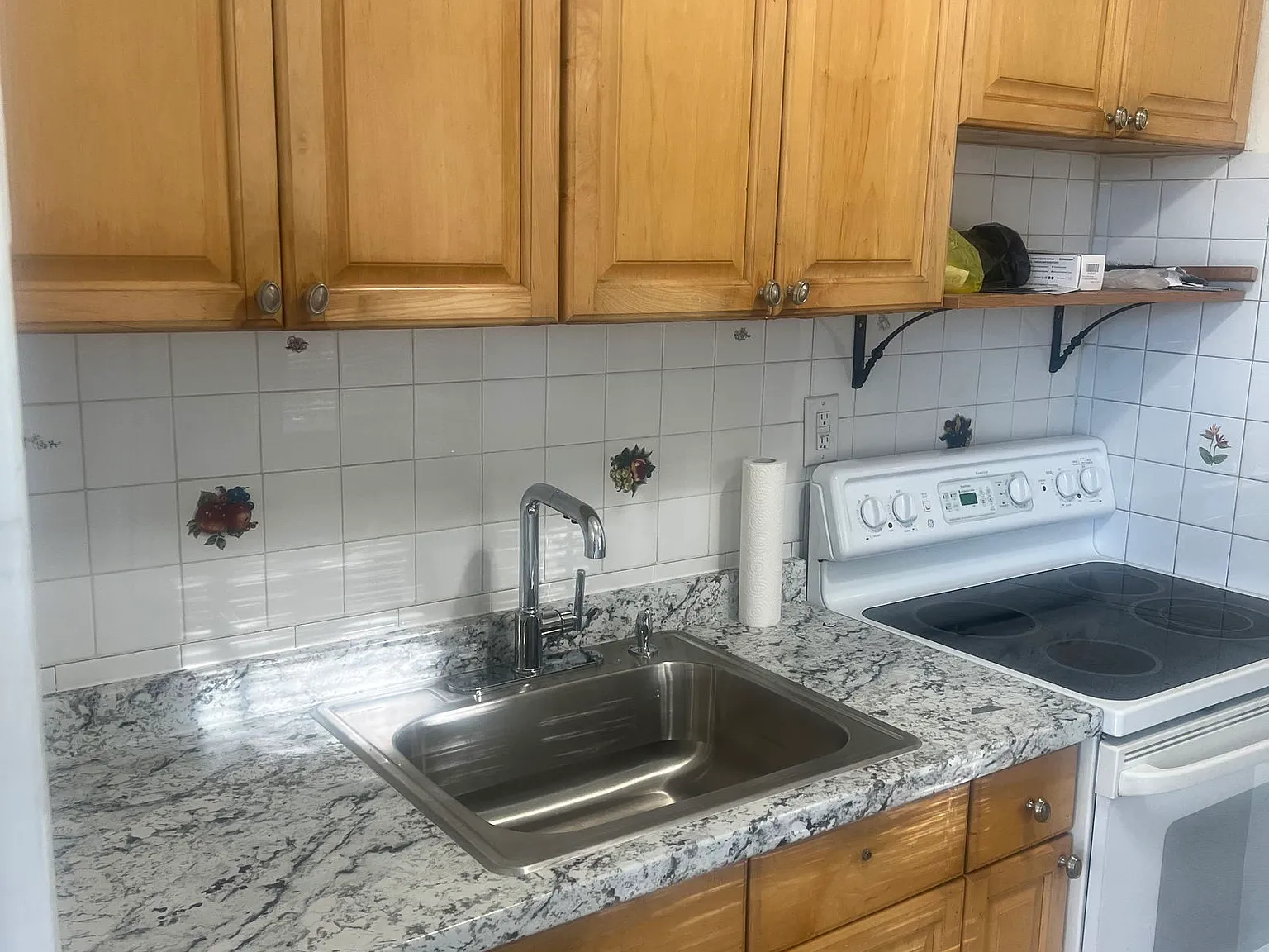 2 bed, 1.0 bath, $2,300 — Photo 2
