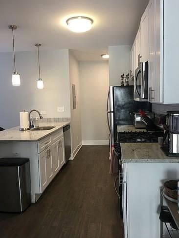 2nd image of 1609 W Foster Ave