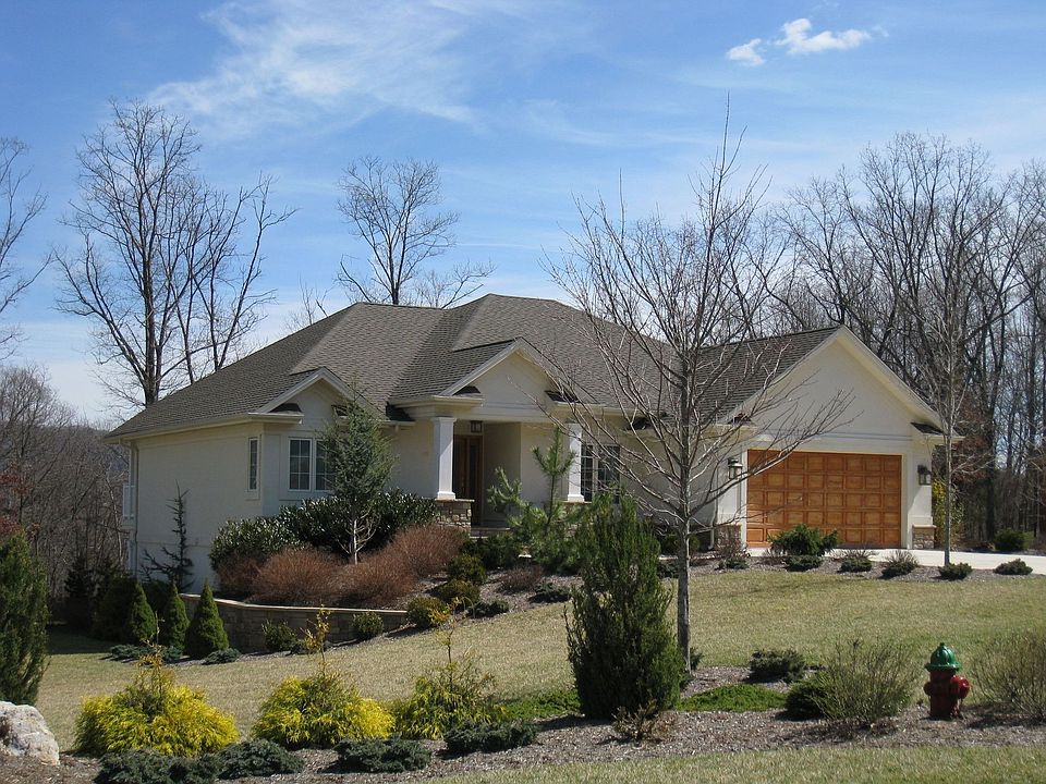 1st image of 615 Leisure Ln