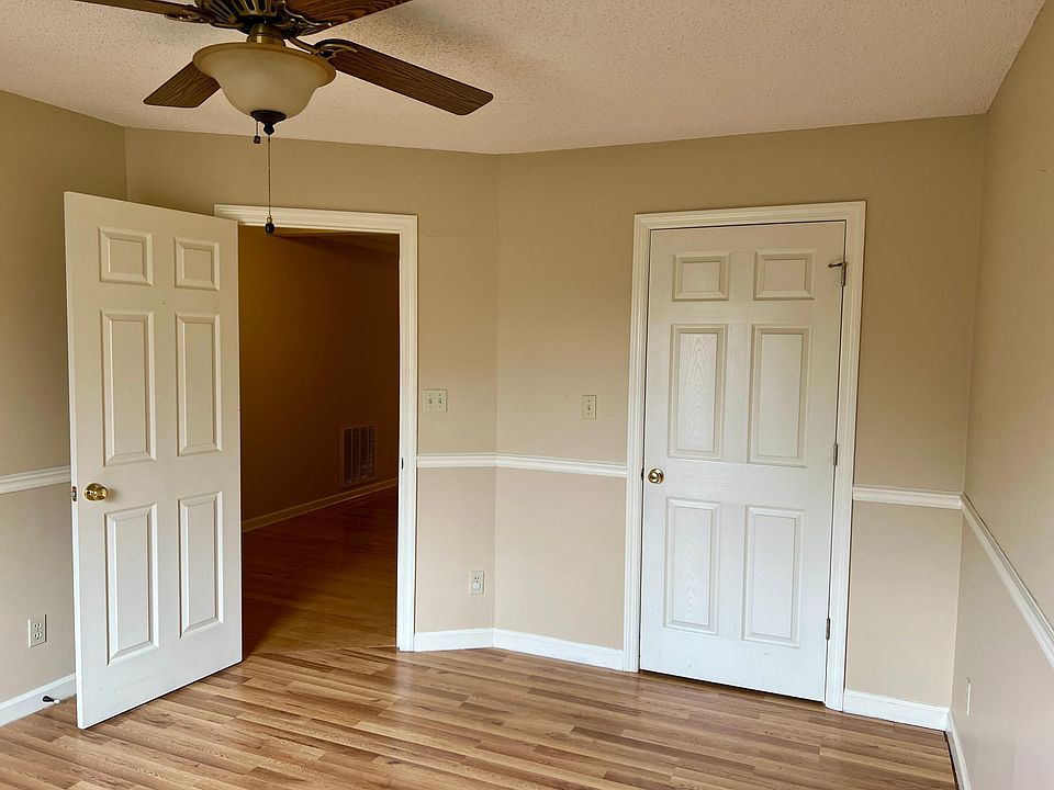 Guest Bedroom - Downstairs