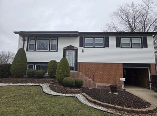 8811 W 92nd St, Oak Lawn, IL 60457