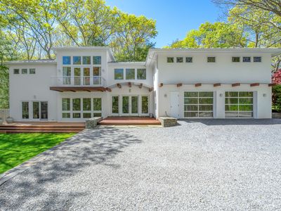 203 Two Holes Water Rd, East Hampton, NY, 11937