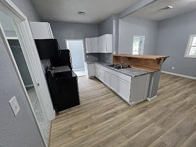 2 bed, $1,100 — Photo 4