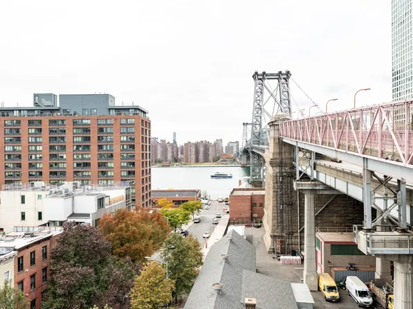 376 Bedford Avenue image 22 of 23