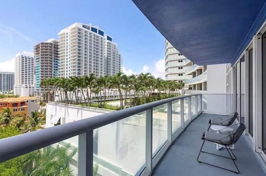 1st image of 3101 N Bayshore Drive #604