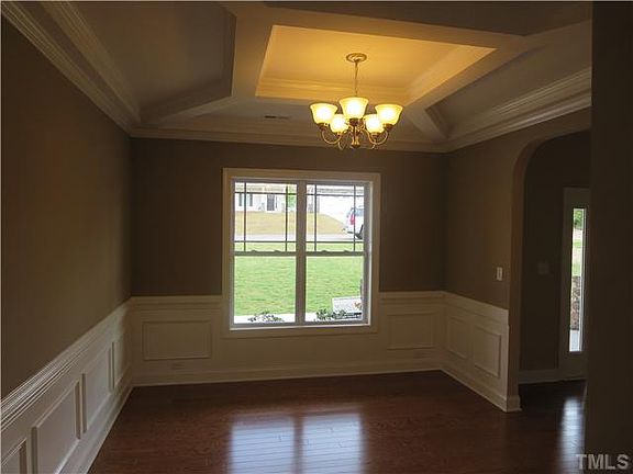 5th image of 642 Kentucky Derby Ln