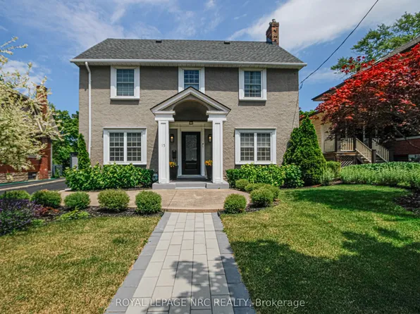 15 South Dr, Saint Catharines, ON L2R 4T9