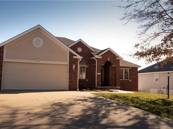 4604 Wilshire Dr S, Saint Joseph, MO 64506
