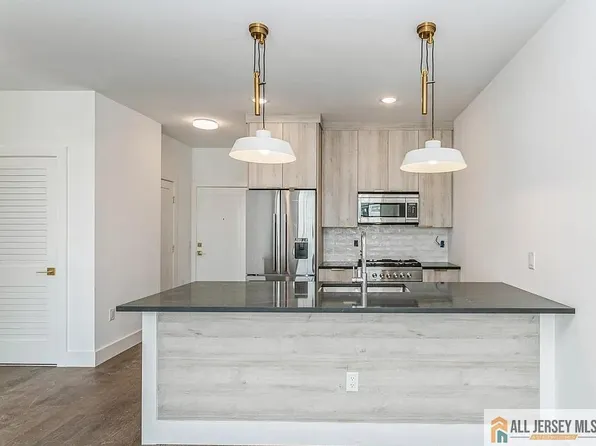 386 5th St #301, Jersey City, NJ 07302