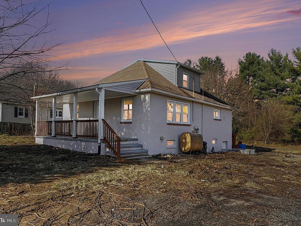 1st image of 137 Reservoir Rd