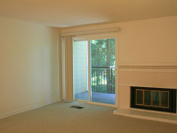 4th image of 800 S 160th St #12