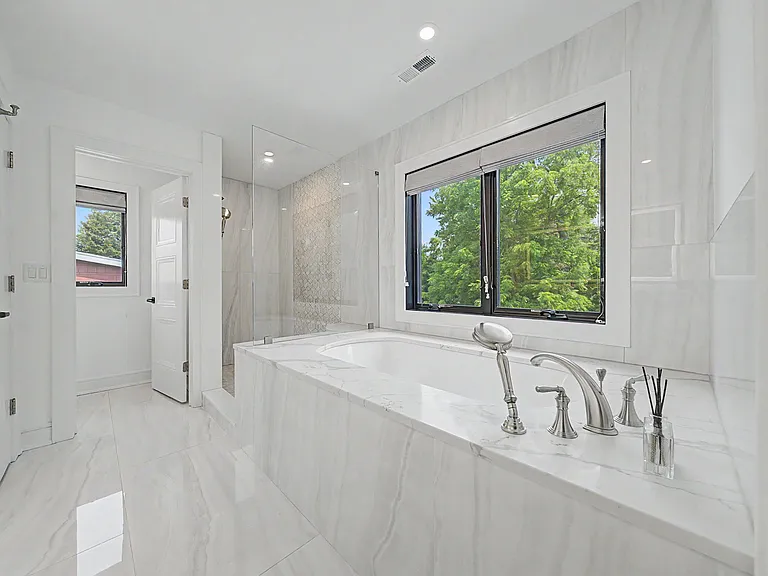 67 Westervelt Pl — Photo 31