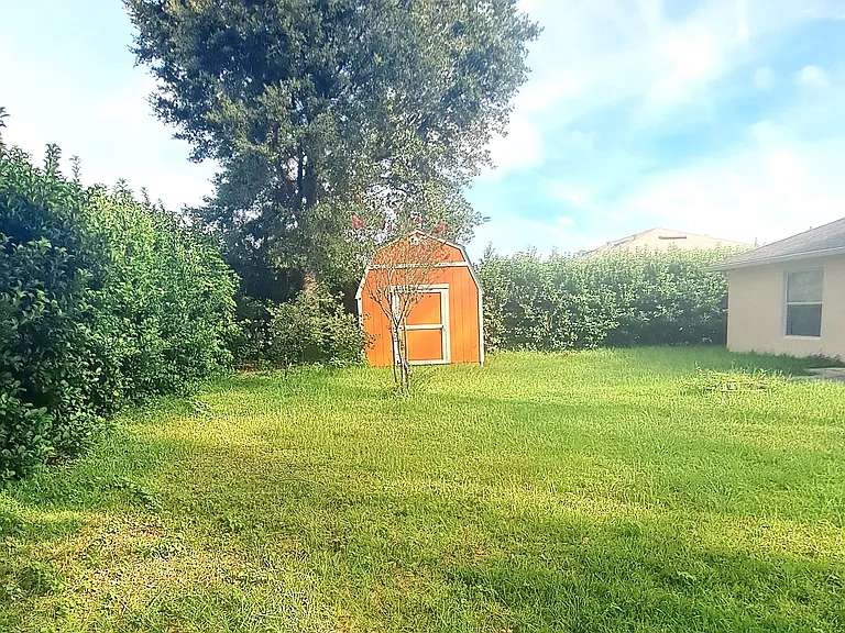 16 Lloshire Path — Photo 35