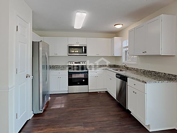 3rd image of 639 Bradford Dr