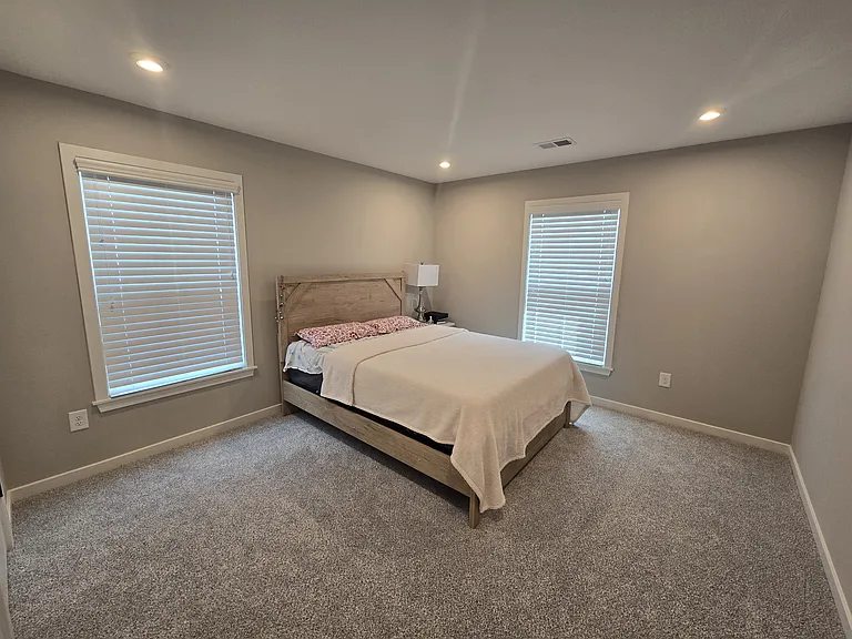 121 Linden Ct — Photo 19