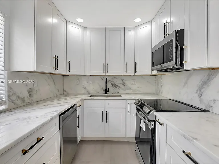 708 Normandy Ln #708-O — Photo 6