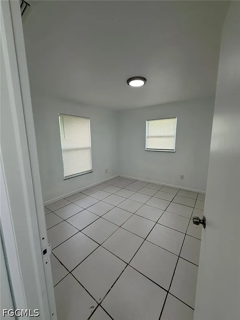 2 bed, 1.0 bath, 800 sqft, $1,200 — Photo 4