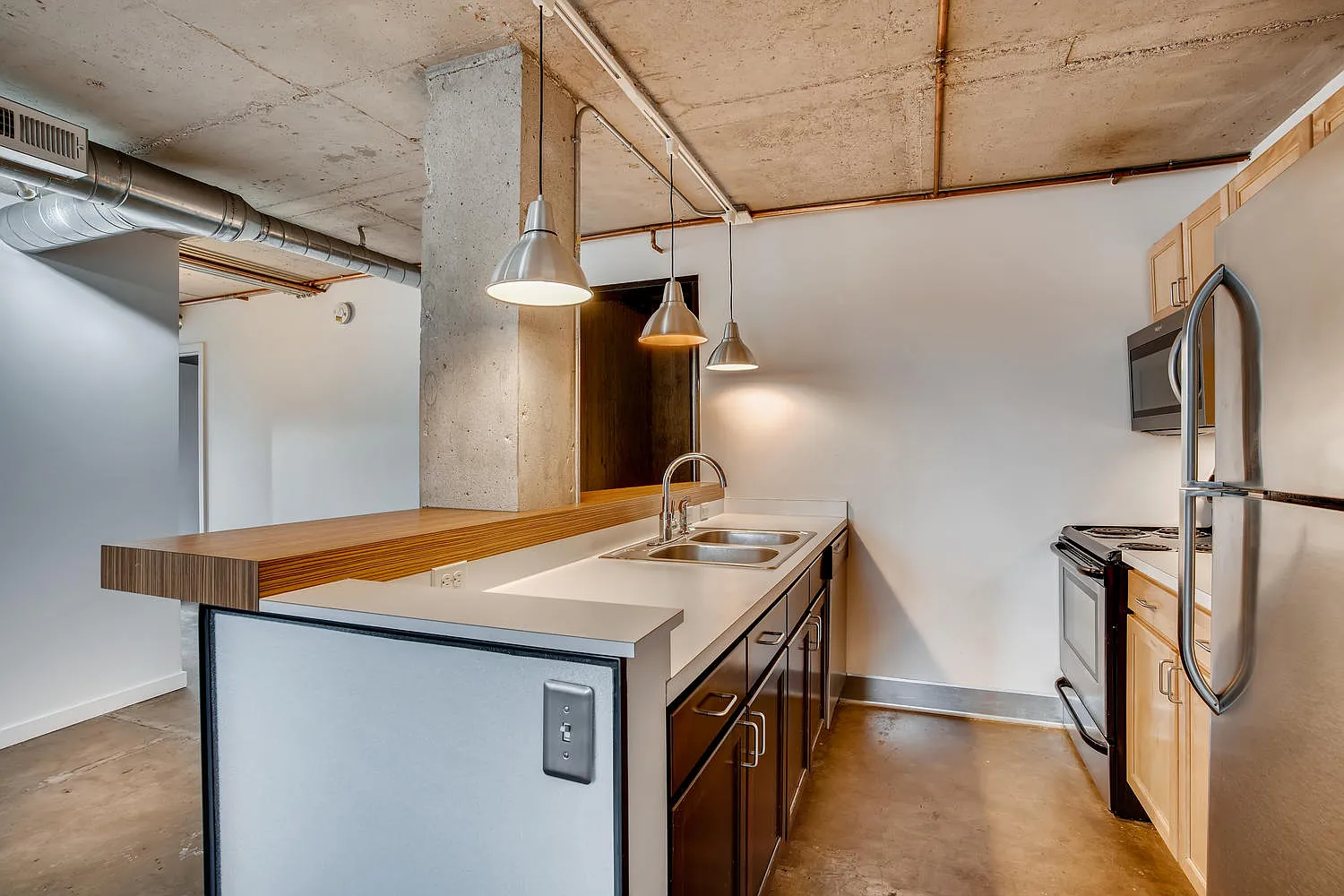 2 bed, 996 sqft, $1,945 — Photo 4