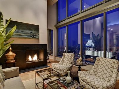 210 Lavaca St APT 3701, Austin, TX, 78701