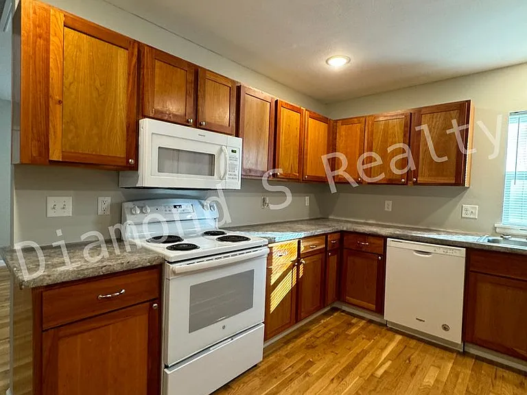 1618 E Farm Road 92 — Photo 7