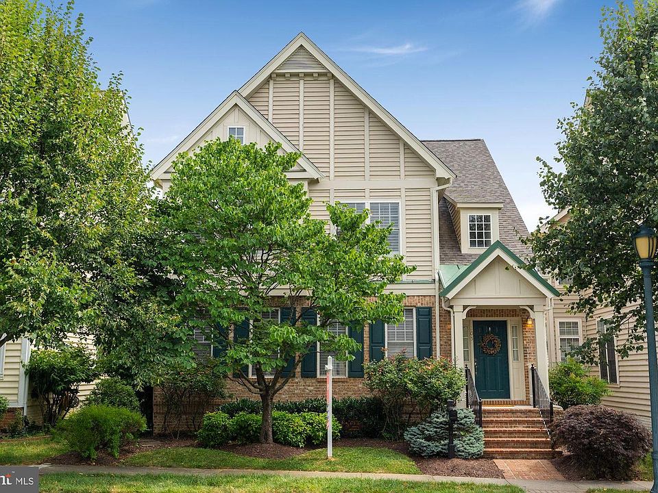 1st image of 305 Treemont Way