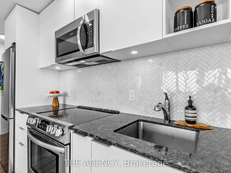 30 Ordnance St #1811 — Photo 8