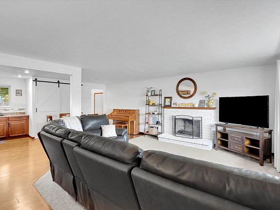 4th image of 6817 N Standard St