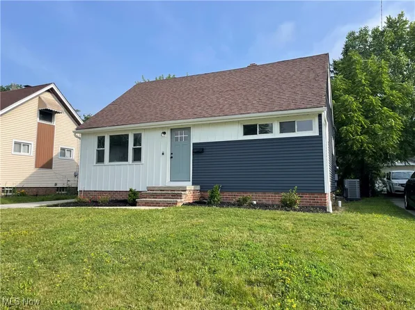 16005 Walvern Blvd, Maple Heights, OH 44137