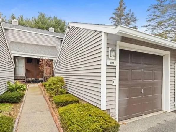 102 Mill Pond Dr, South Windsor, CT 06074