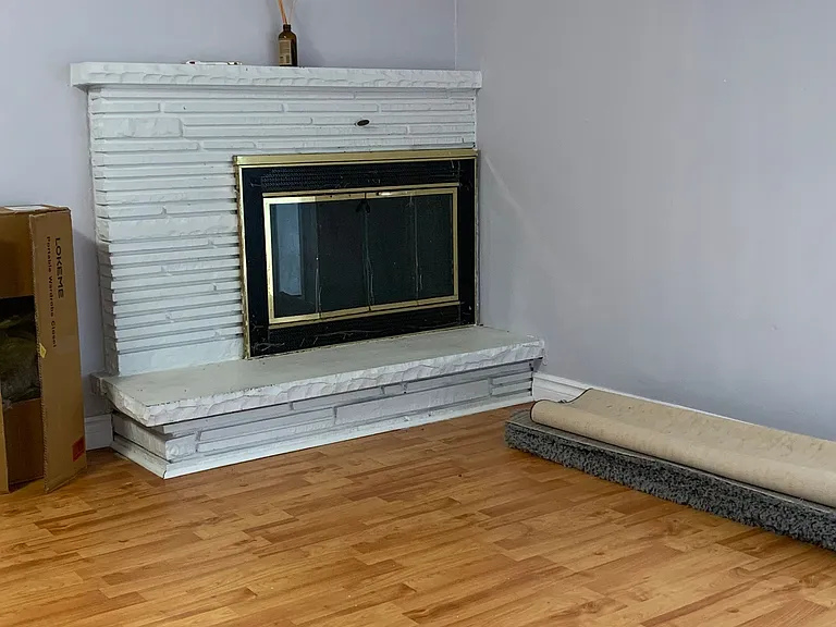 870 Consort Cres #LOWER — Photo 14