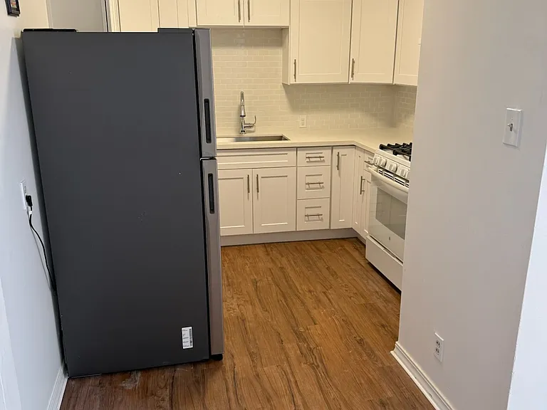 Adelphi Apartments — Photo 17
